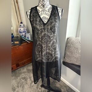 Jordan Taylor size XL black swimsuit cover up